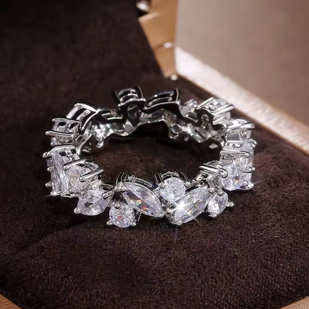 🍃Silver Eternity Leaf Cz Diamond Band